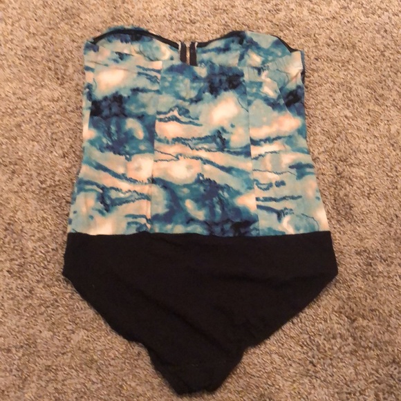 Urban outfitters bodysuit - Picture 4 of 4